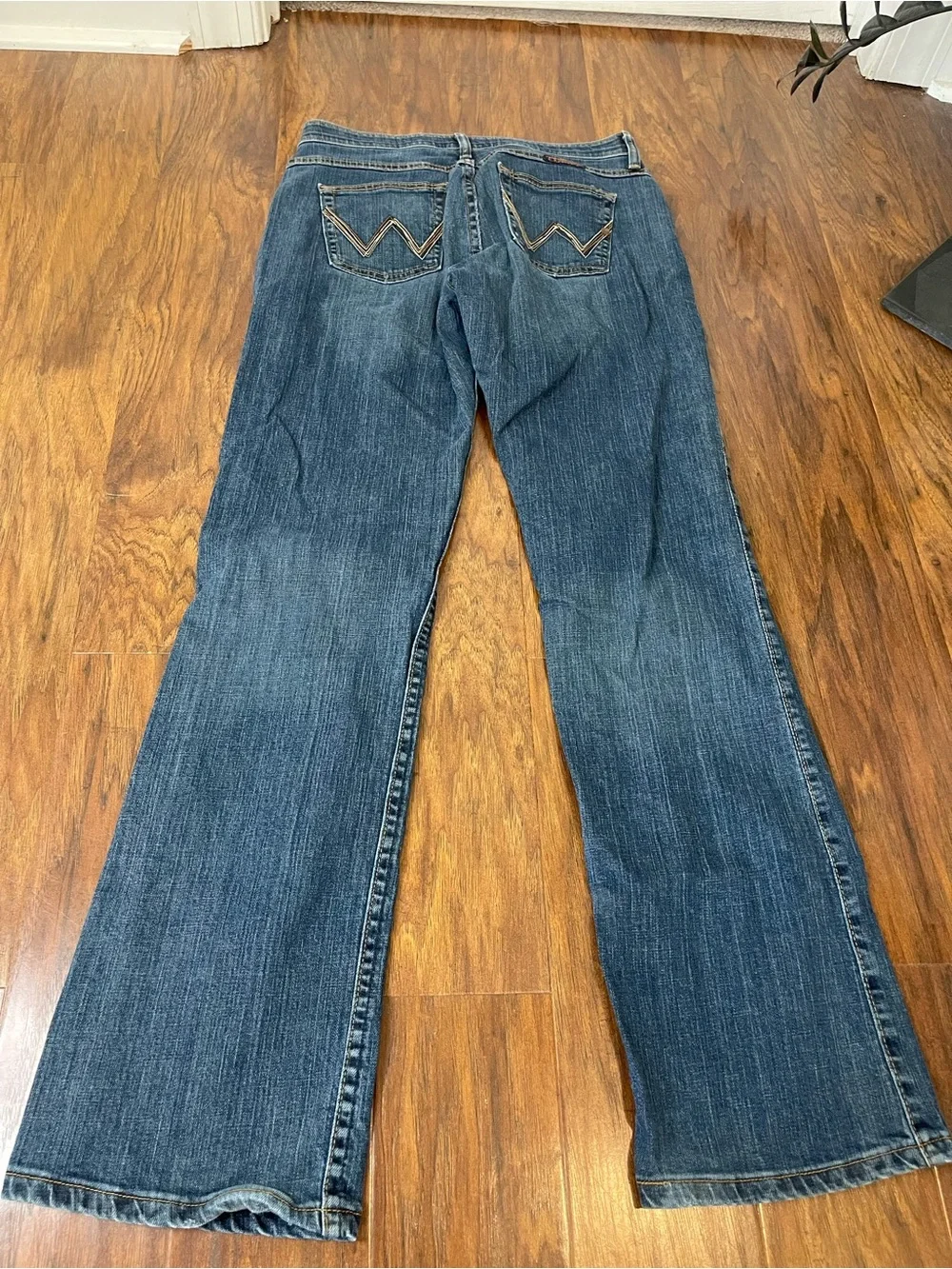 Wrangler Q Baby Ultimate Riding Jeans Medium Wash Embroidered W Sz 7/8x34